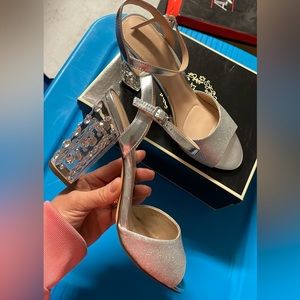 I. Miller B. Shoes Sabara Silver 9 medium